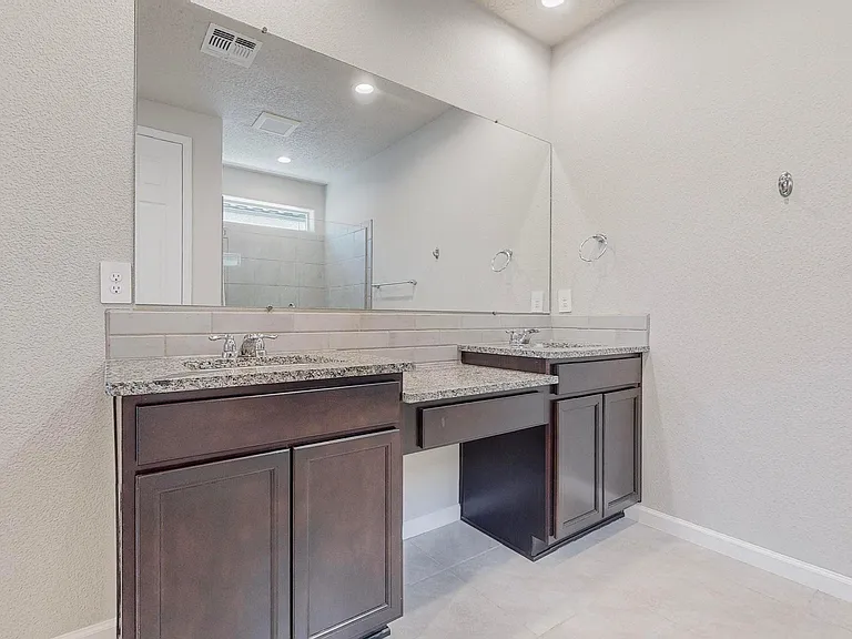 5950 Las Vacas Ct NE — Photo 41