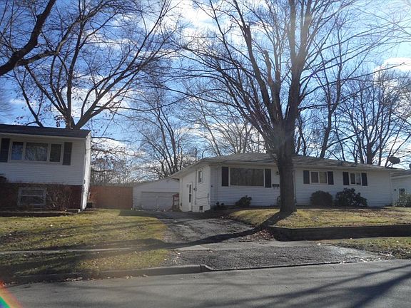 2nd image of 1071 Endicott Dr