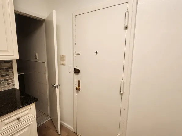 765 Coney Island Avenue image 9 of 33