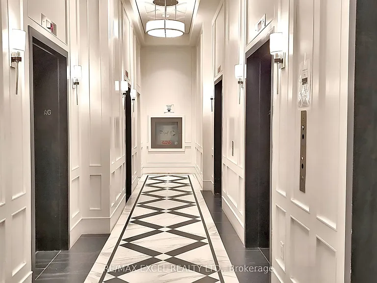 955 Bay St #404 — Photo 33