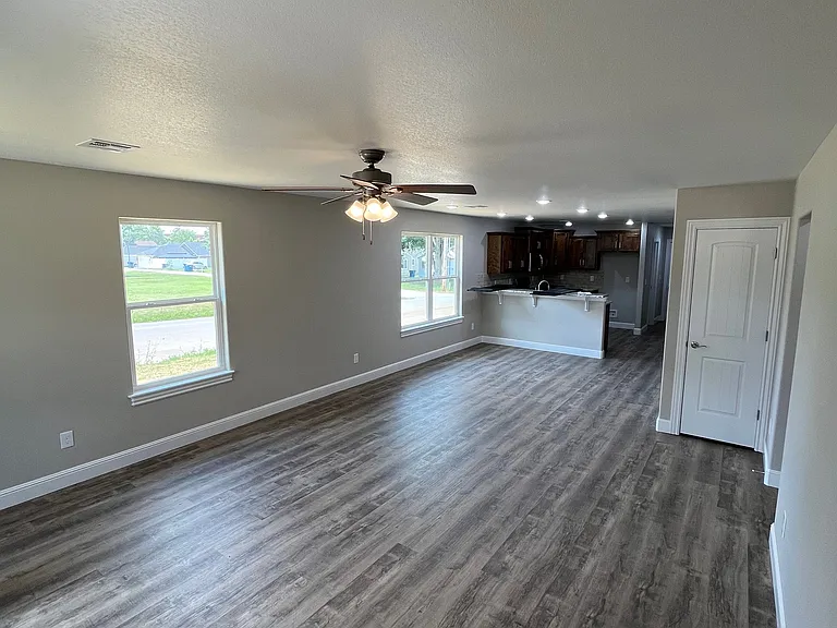 1730 Indiana Ave — Photo 2
