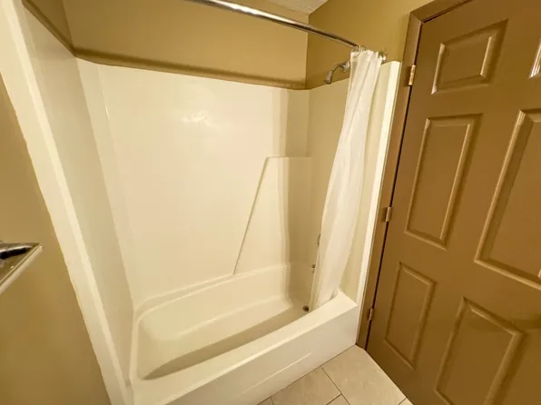 1801 Knox St #30, Lincoln, NE 68521