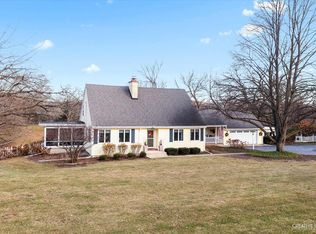 991 Hillcrest Rd, Elgin, IL 60123