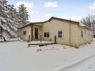 217 Burnside Rd, North Branch, MI 48461