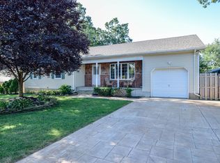 315 Compass Ct, Manahawkin, NJ 08050