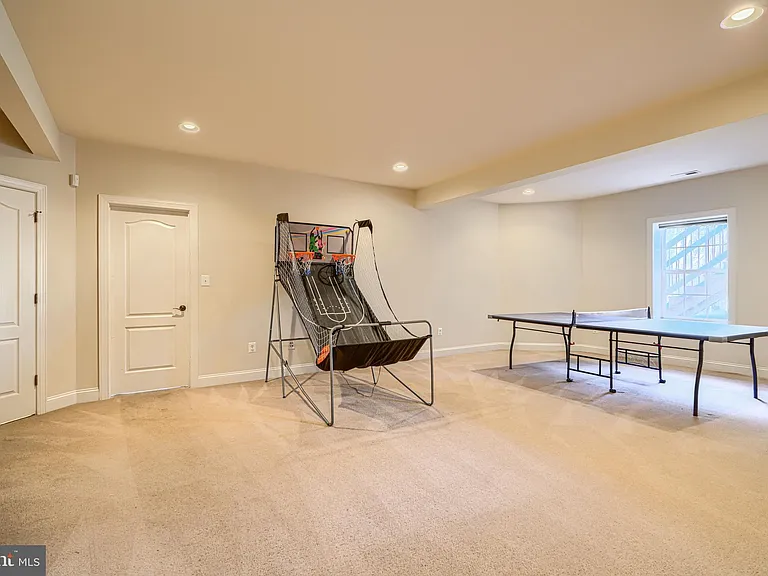 1319 Martin Meadows Dr — Photo 95