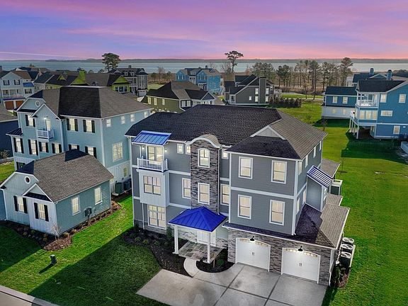3rd image of 27616 Sterling Blvd