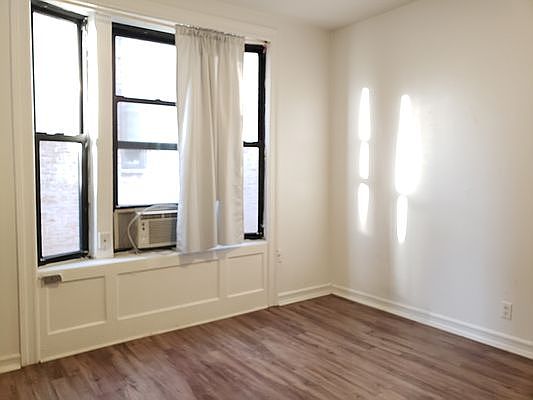5th image of 200 W 109th St #D82