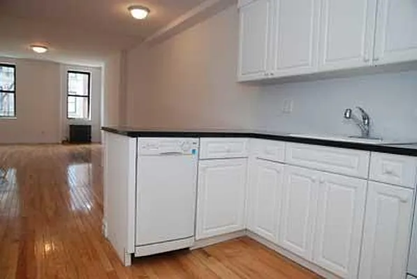 Rented by Buchbinder & Warren | media 28