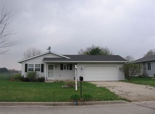 135 Countryside Dr, Evansville, WI 53536