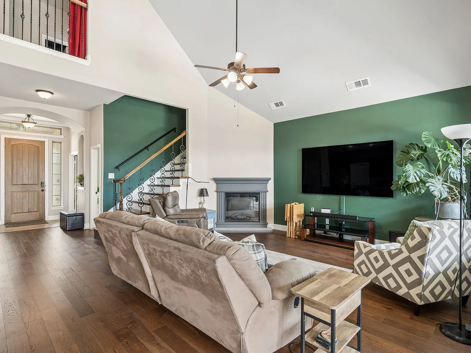 4 bed, 3.5 bath, 2686 sqft, $2,800 — Photo 3