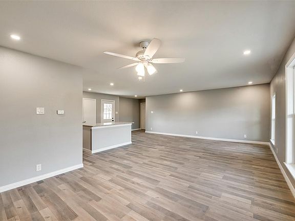 4th image of 3315 Caracas Dr