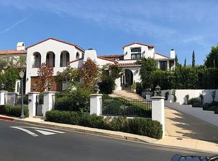 124 N Woodburn Dr, Los Angeles, CA 90049