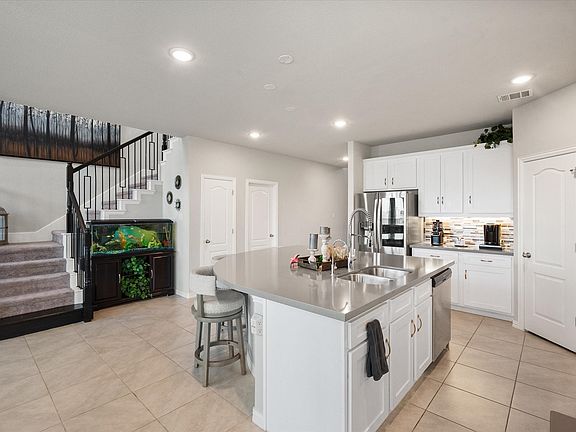 2nd image of 444 Windy Knoll Rd