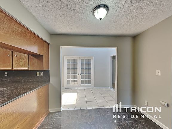 4th image of 631 Shady Brook Dr