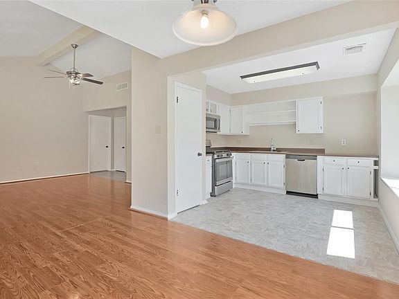 5th image of 1102 Melford Ave