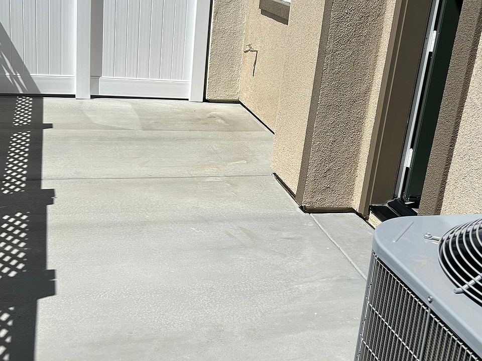 Font door patio