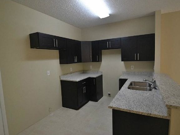 4th image of 350 NW 152nd Ave