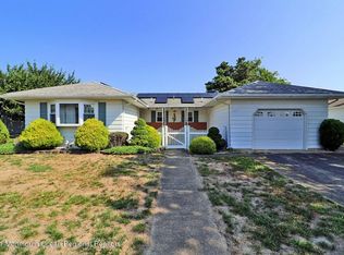 28 Vail St, Toms River, NJ 08757