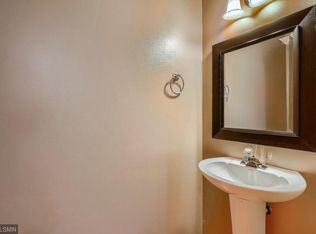 1684 Wellington Ln, Shakopee, MN 55379