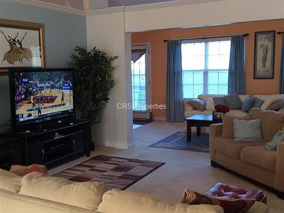 5th image of 1052 S Creek Dr