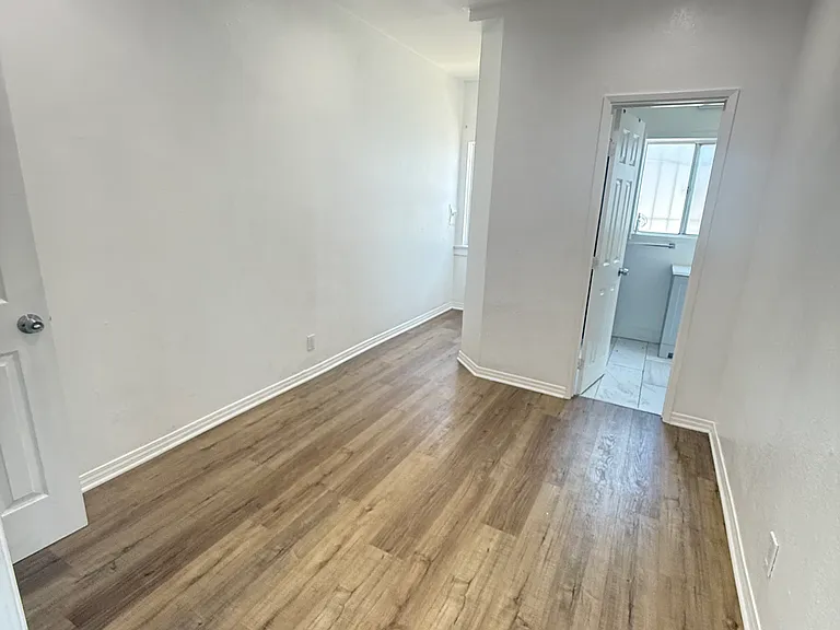 1348 E 23rd St #1 — Photo 3