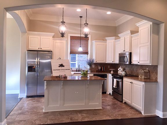 4th image of 203 Fairwood Dr