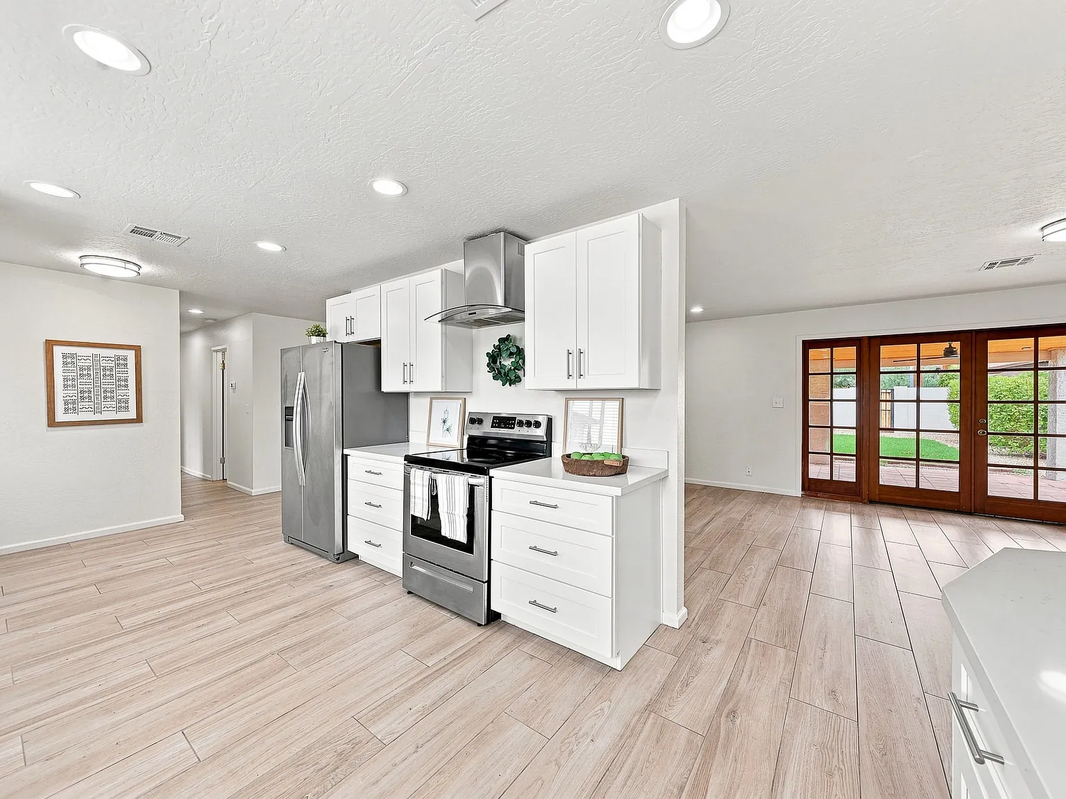3 bed, 1552 sqft, $3,200 — Photo 3