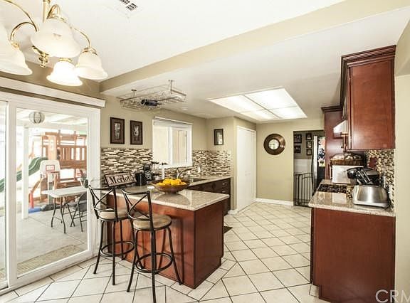 Breakfast bar