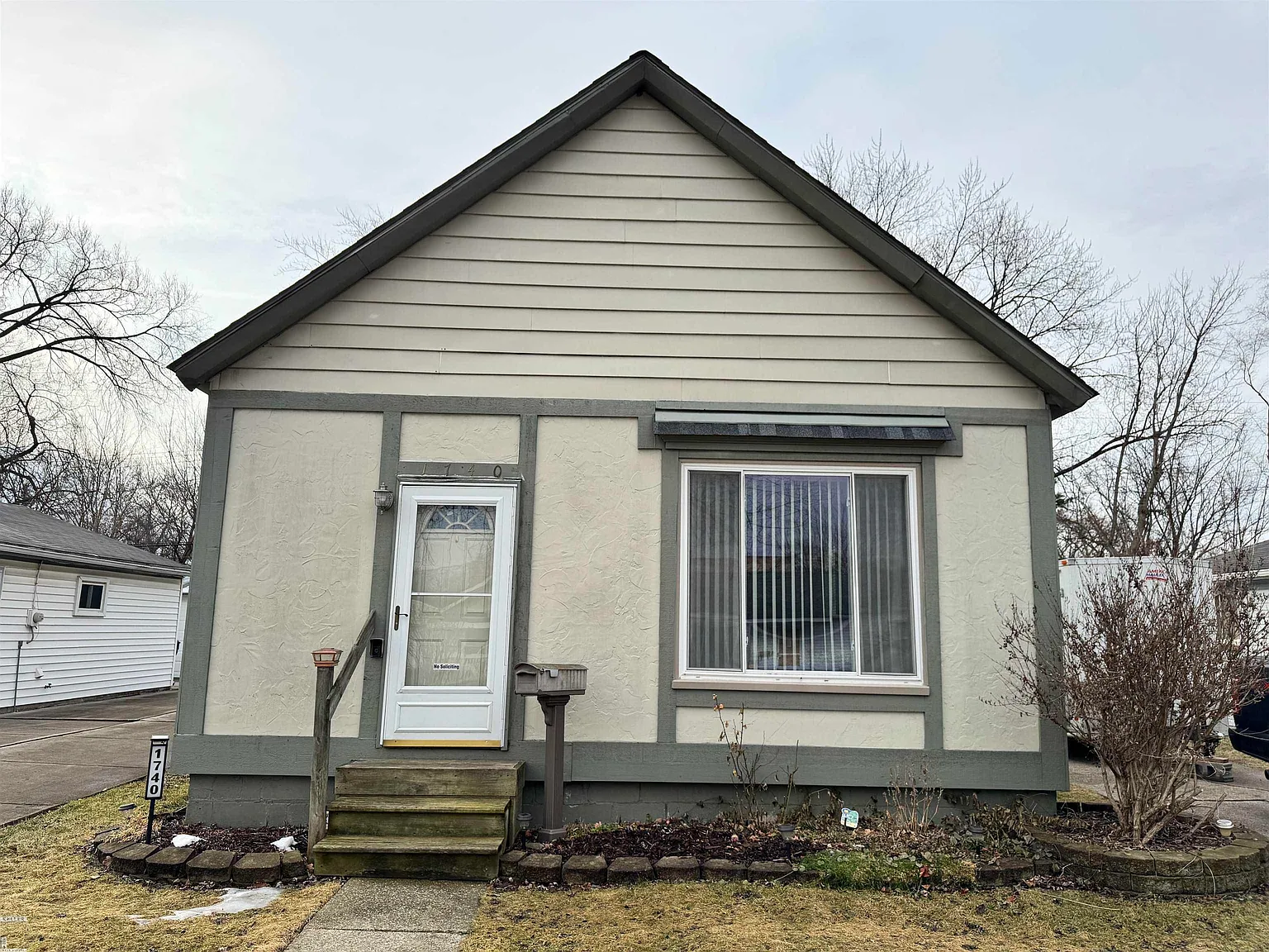1740 Garfield St photo 1