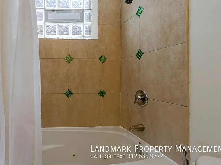 4853 S Vincennes Ave #205 — Photo 11