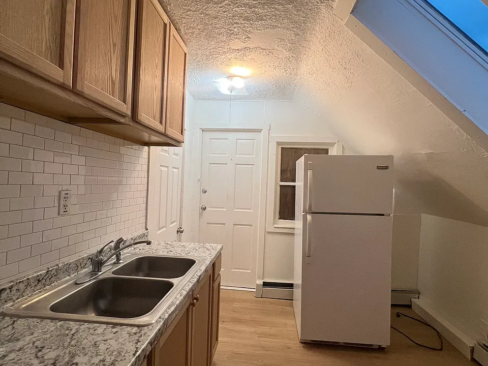 36 Eudora St #3