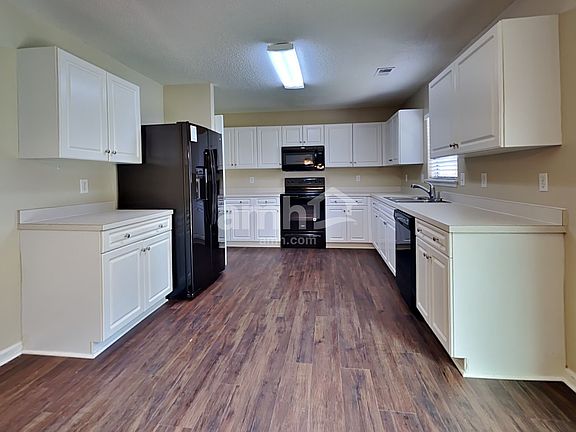 4th image of 259 Tall Pines Rd
