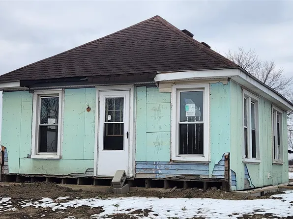 10781 Armstrong Rd, South Rockwood, MI 48179