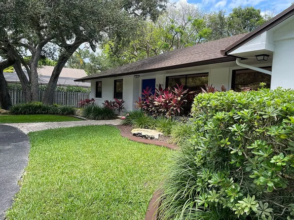 16745 SW 74th Ave, Palmetto Bay, FL 33157