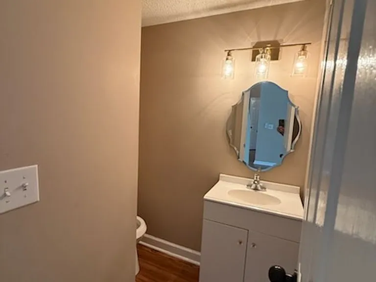 1464 Chandler Cir — Photo 13