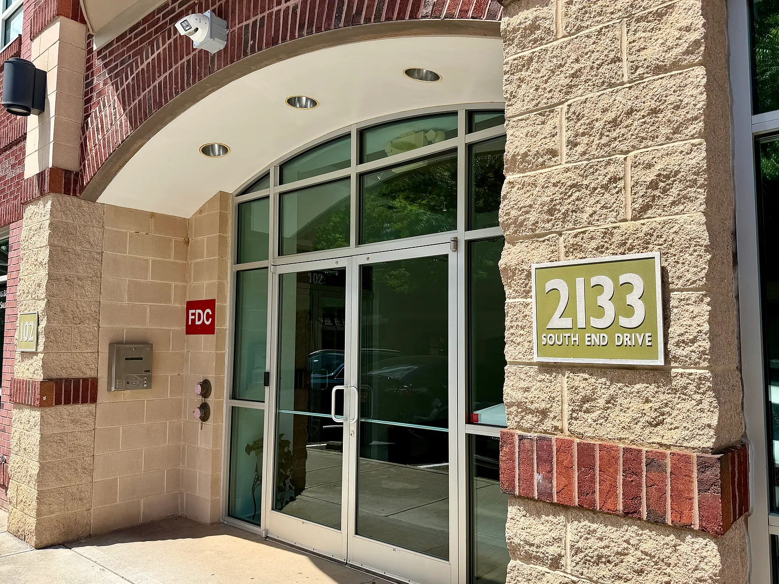 1 bed, 1248 sqft, $2,300 — Photo 3