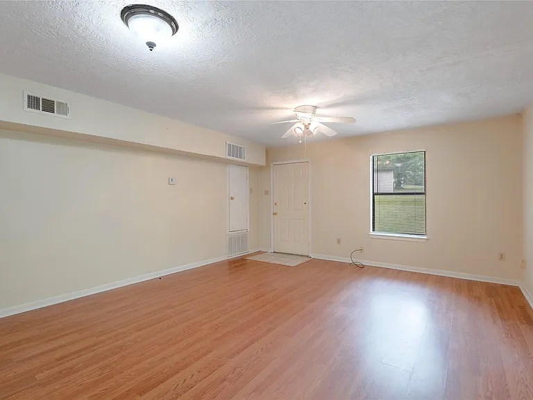 138 Summer Pl #C — Photo 6