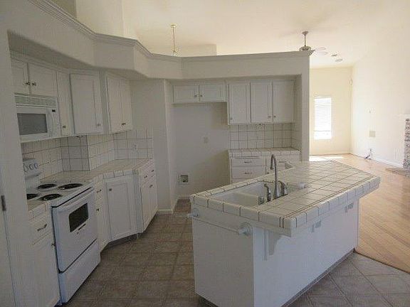 3rd image of 2204 E Brandywine Ln