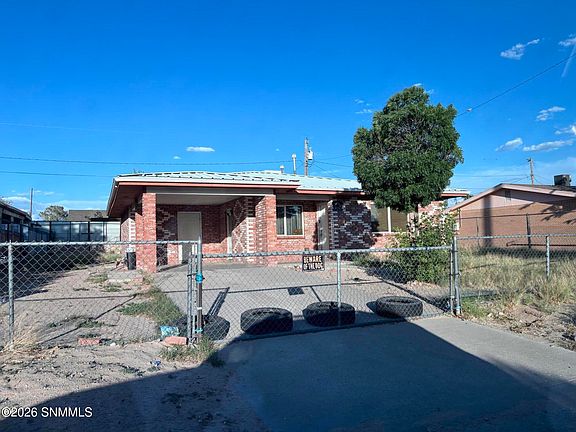 3rd image of 1606 Lou Andes Rd