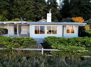 3732 Smugglers Cove Rd, Greenbank, WA 98253