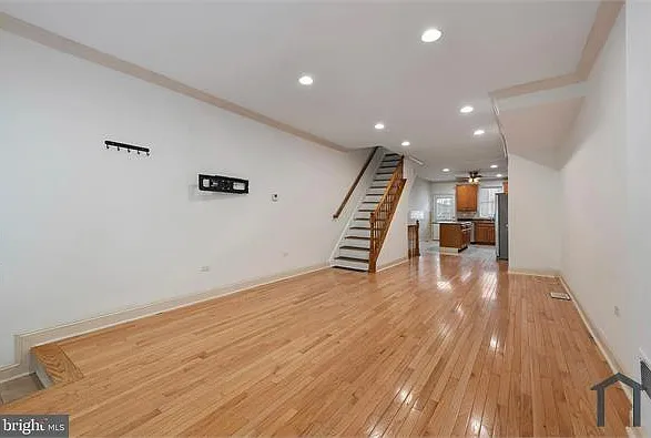 411 N Kenwood Ave — Photo 8