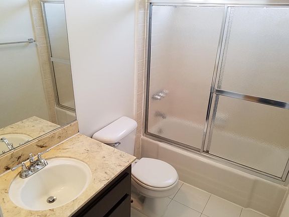 4th image of 3646 Clarington Ave APT 5