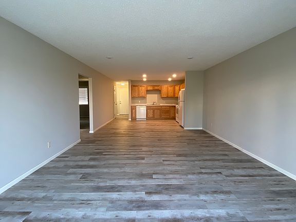 3rd image of 1539 Gunston Dr #C