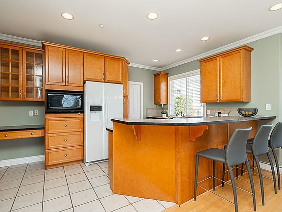 5th image of 15645 Pacific Ave