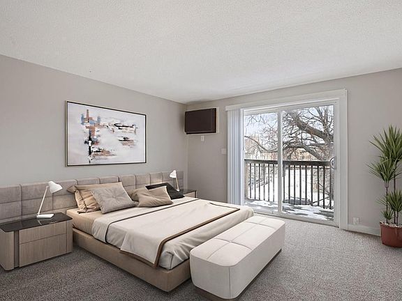 4th image of 924 21st Ave S APT 2