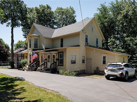 5th image of 454 S Massey St