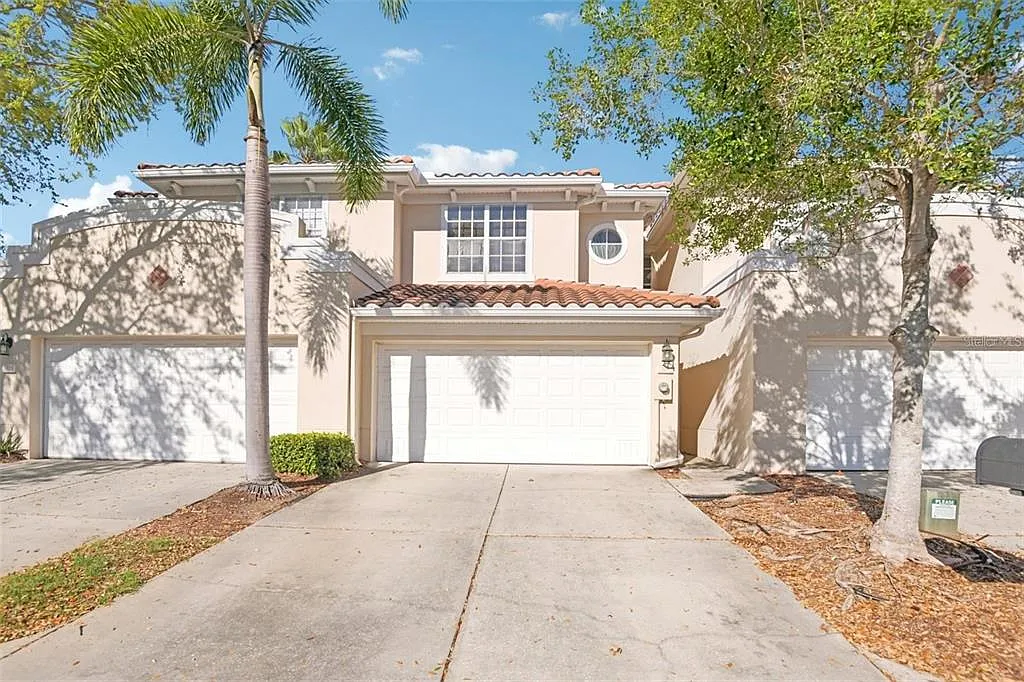 3 bed, 2.5 bath, 1990 sqft, $3,500 — Photo 1