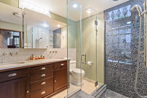Rented by Corcoran | media 6