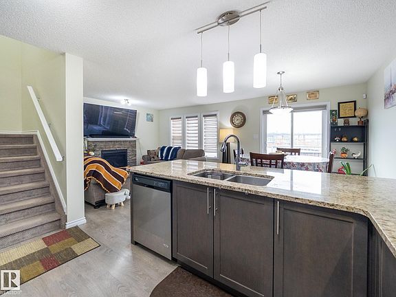 5th image of 3444 Weidle Way SW